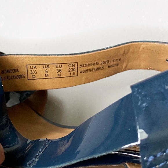 Clarks Buckle Heels - Picture 3 of 4